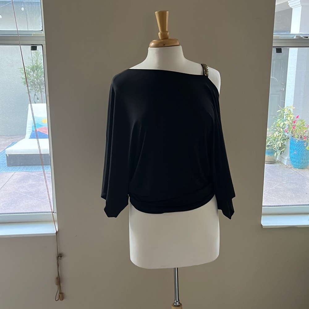 Julian Chang Cold Shoulder Carmin